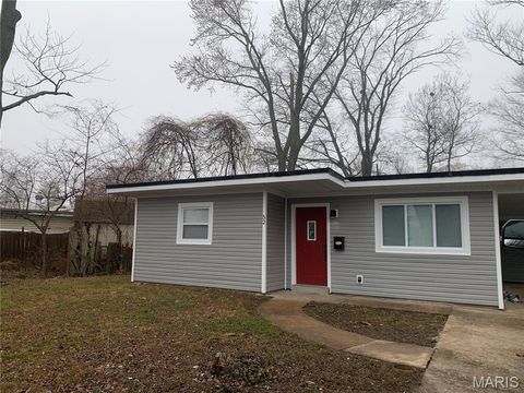 52 Marquette Drive Florissant MO 63031