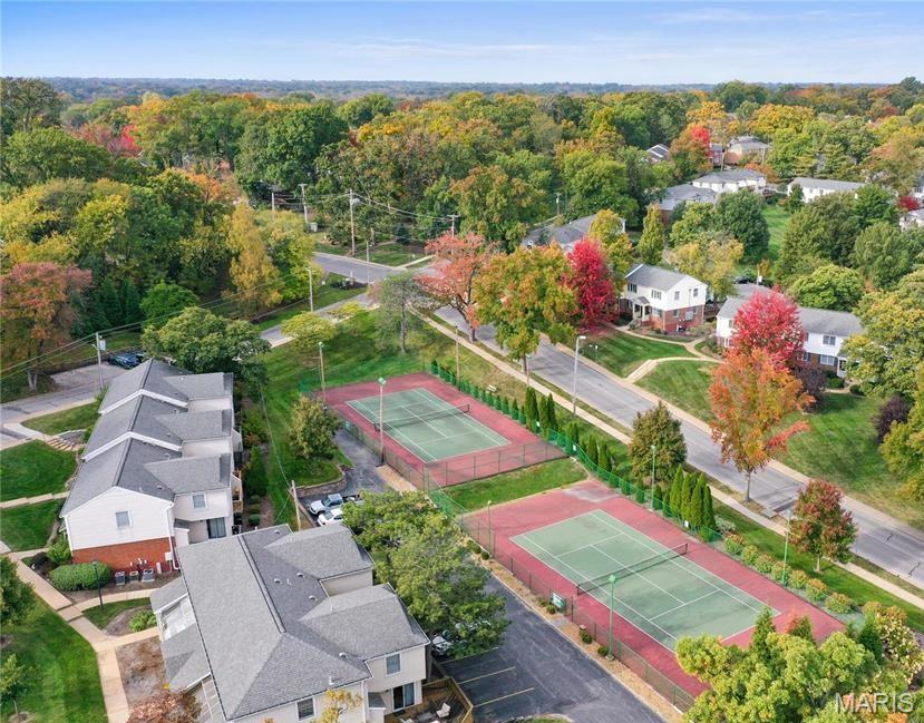 Brentwood Forest Condo Ph Six - Residential