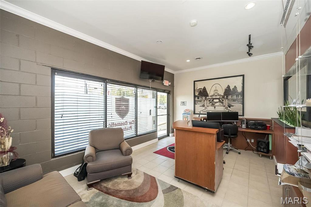 Boulevard Frontage - Commercial Sale