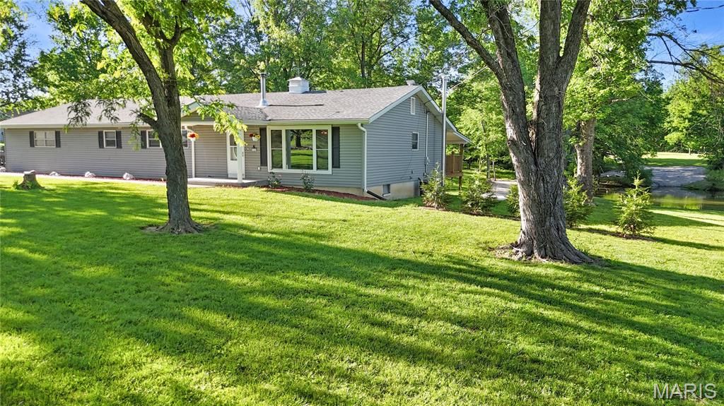 Photo of 1395 Brownsmill Road, Elsberry, MO 63343 (MLS # 26030129)
