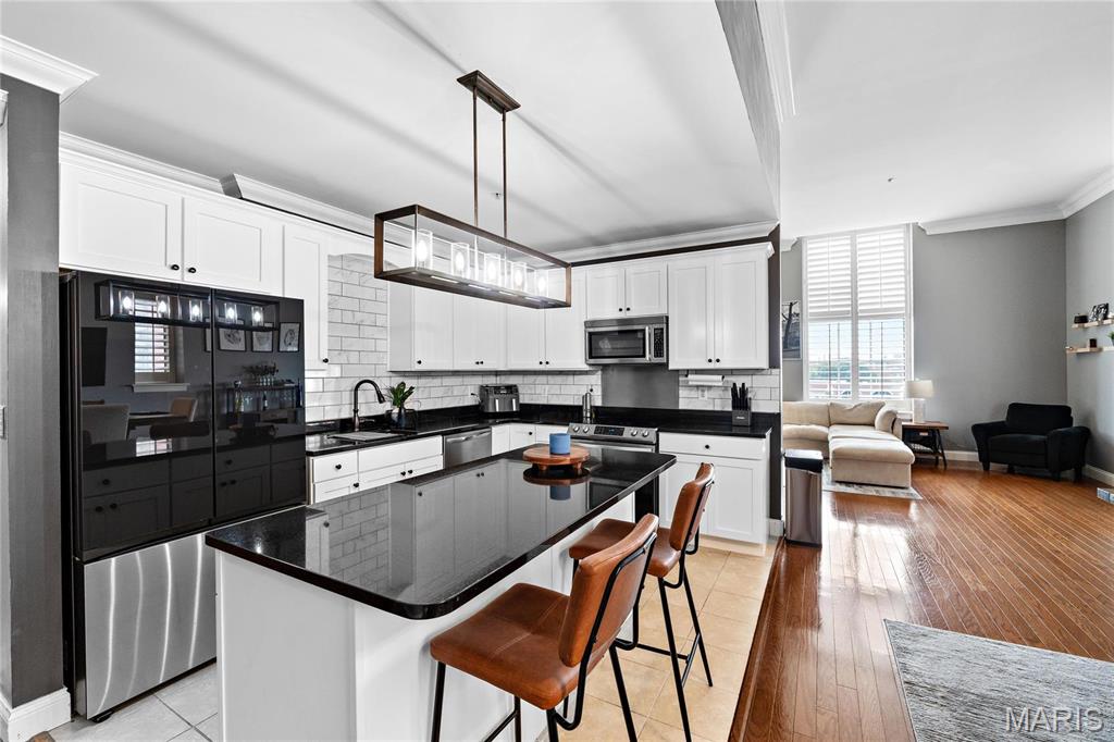 1515 Lafayette Avenue 401