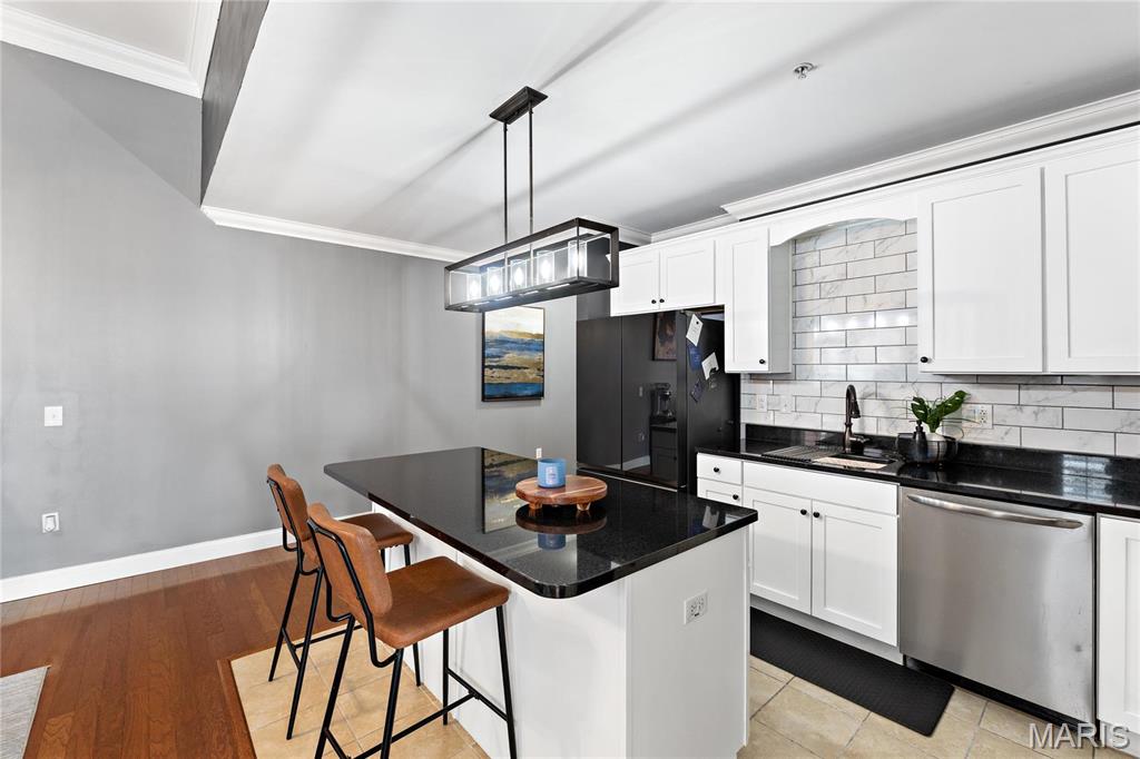 1515 Lafayette Avenue 401