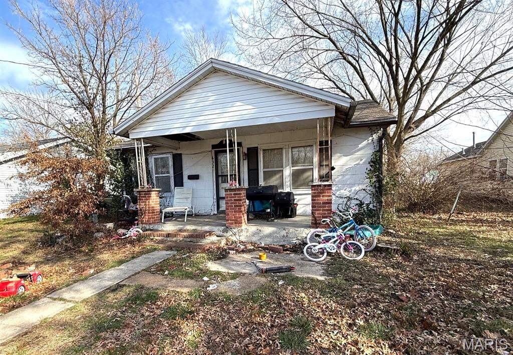 Photo of 632 Bennett Street, Lebanon, MO 65536 (MLS # 25079880)