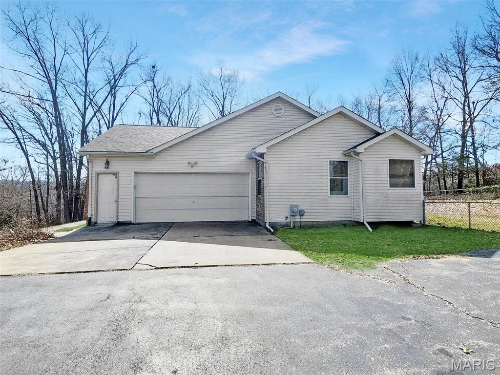 Photo of 4499 Us Highway 61, Bloomsdale, MO 63627 (MLS # 26015420)