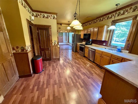 Tiny photo for 219 N Main Cross Street, Bowling Green, MO 63334 (MLS # 26051951)