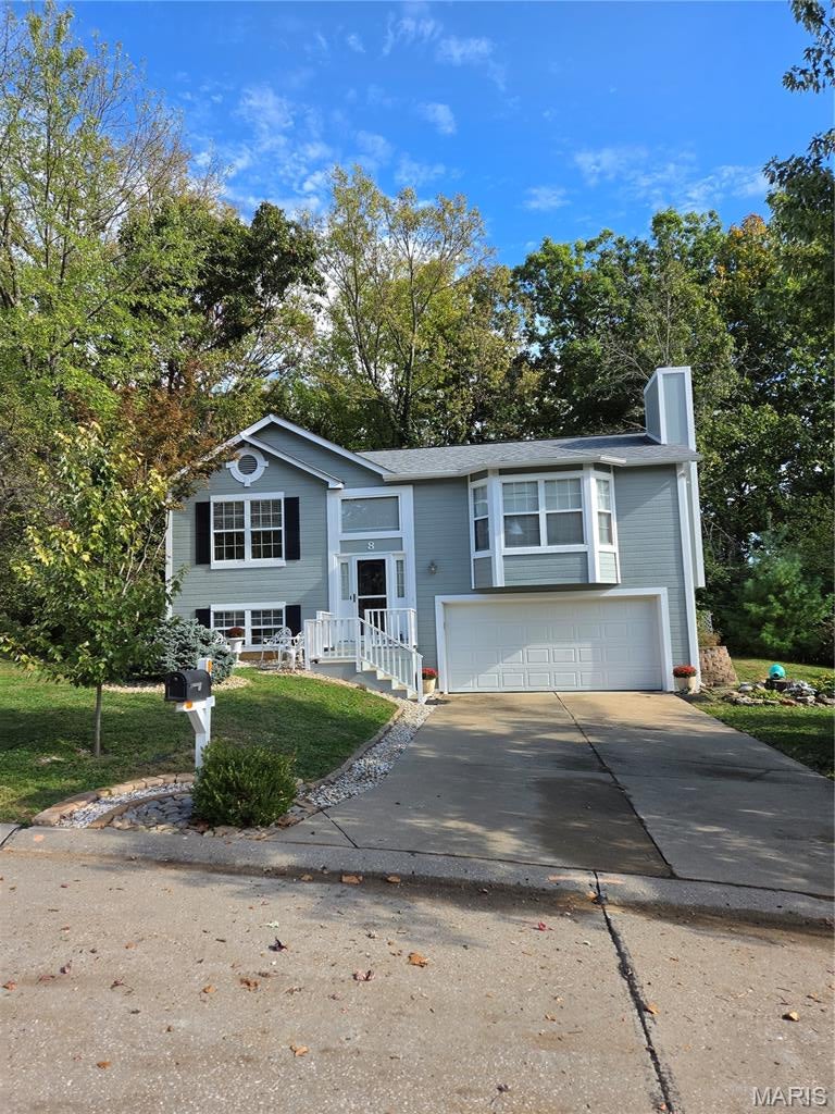 Photo of 8 Windstone Court, OFallon, MO 63366 (MLS # 26067729)