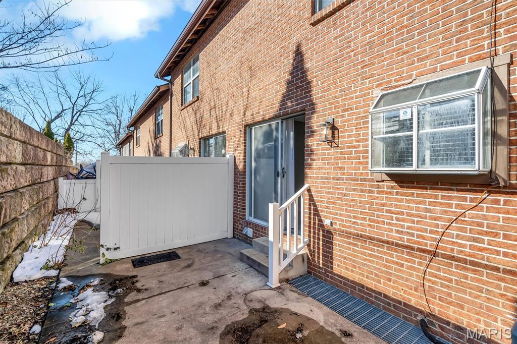 Ashton Place Condo - Residential