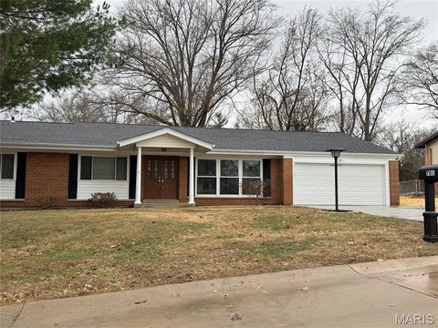 Tiny photo for 701 Fernview Drive, Creve Coeur, MO 63141 (MLS # 25081806)