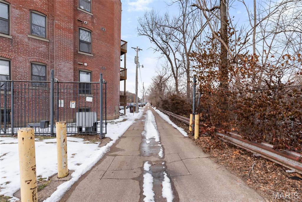 Debaliviere Place West Ph I - Residential