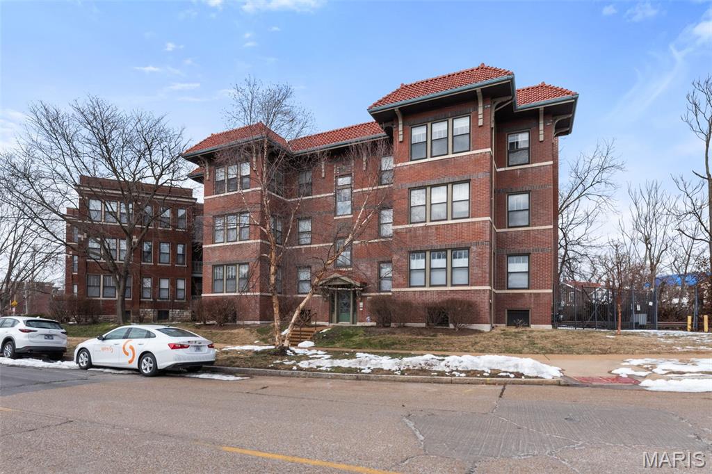 Debaliviere Place West Ph I - Residential