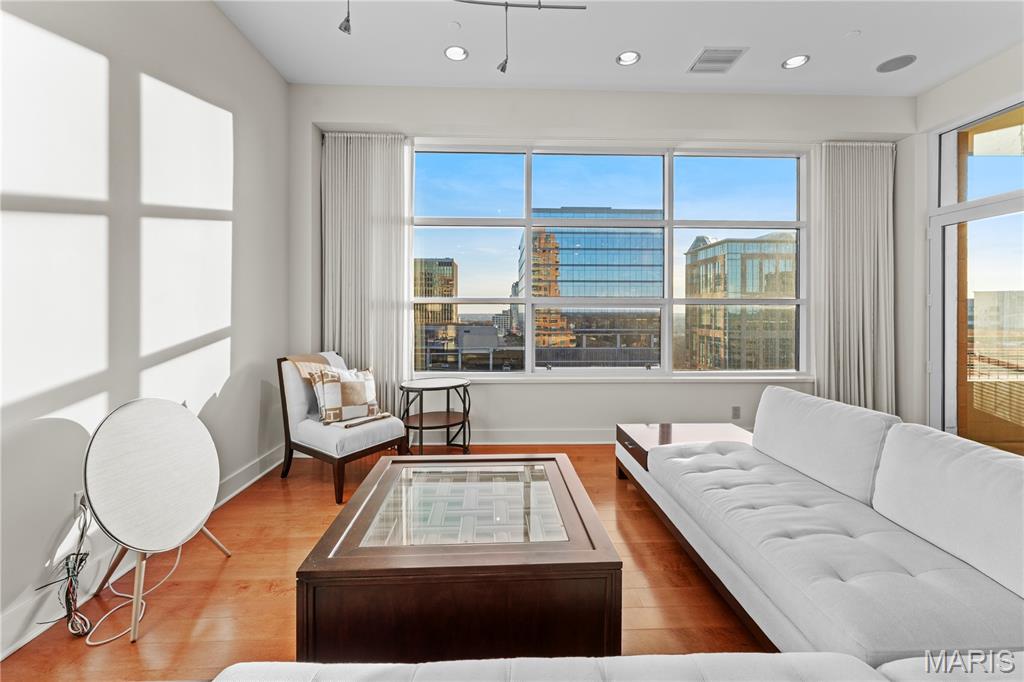 8025 Maryland Avenue 7G