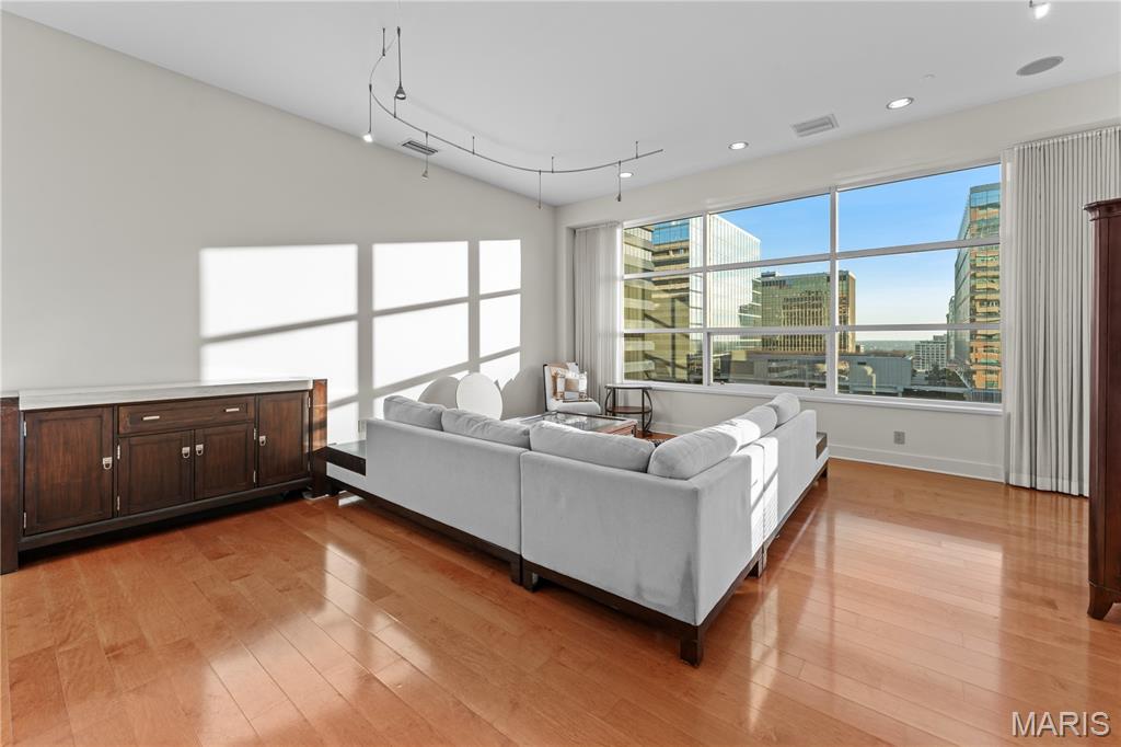 8025 Maryland Avenue 7G