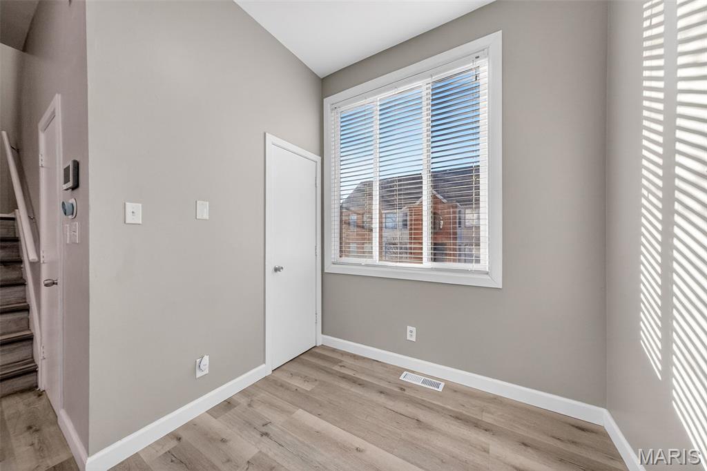 COLUMBUS SQUARE - Residential Lease