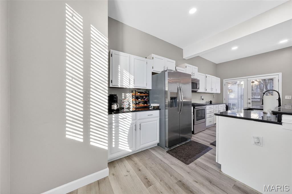 COLUMBUS SQUARE - Residential Lease