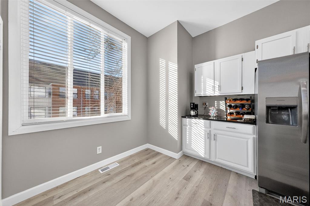 COLUMBUS SQUARE - Residential Lease