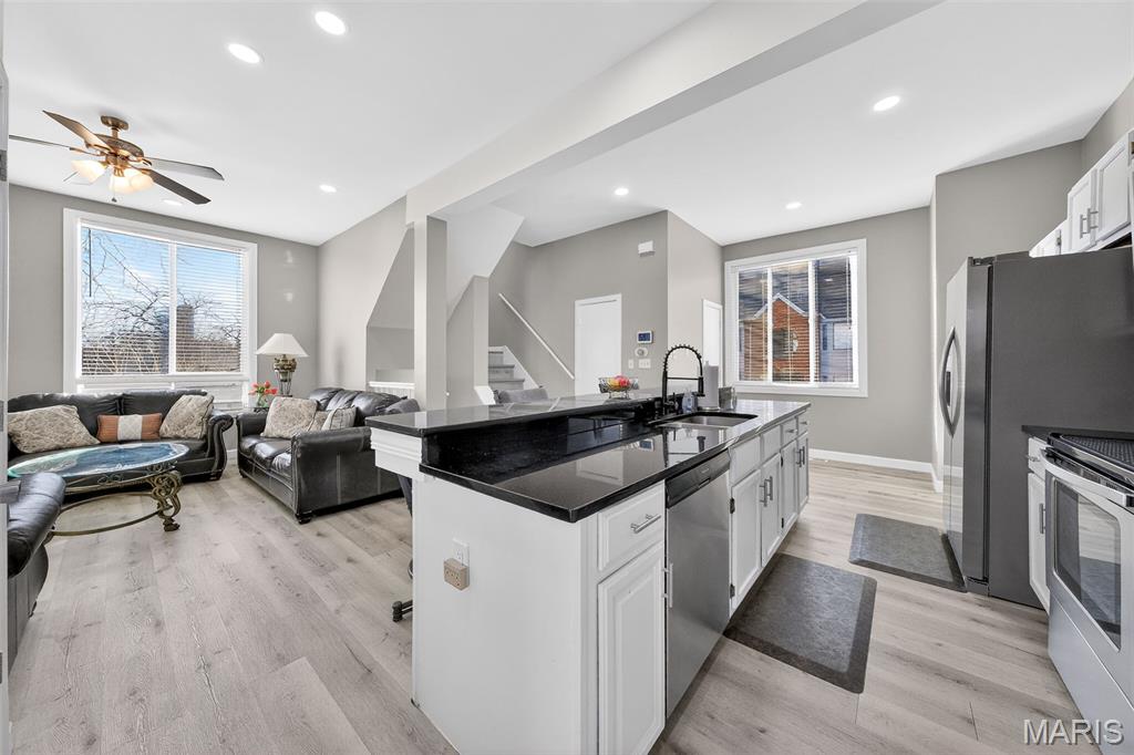 COLUMBUS SQUARE - Residential Lease