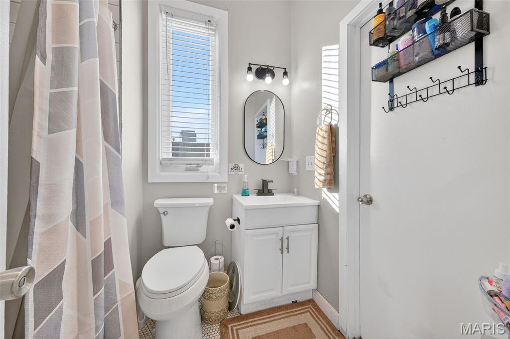 COLUMBUS SQUARE - Residential Lease