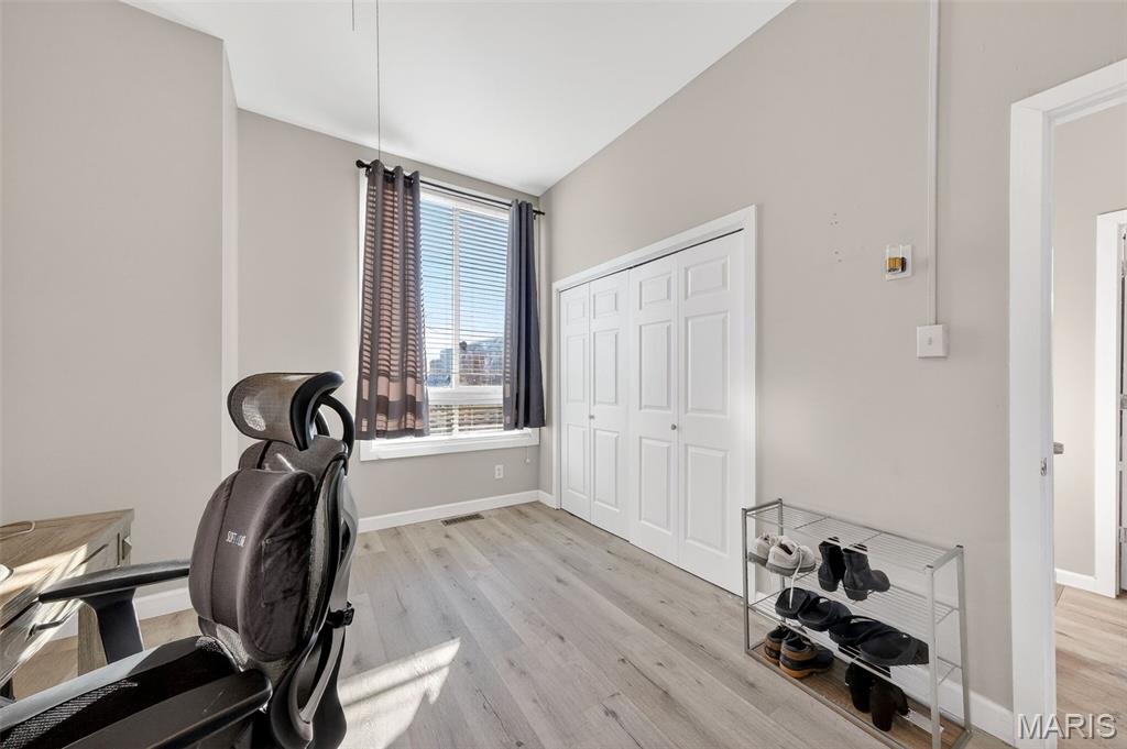 COLUMBUS SQUARE - Residential Lease