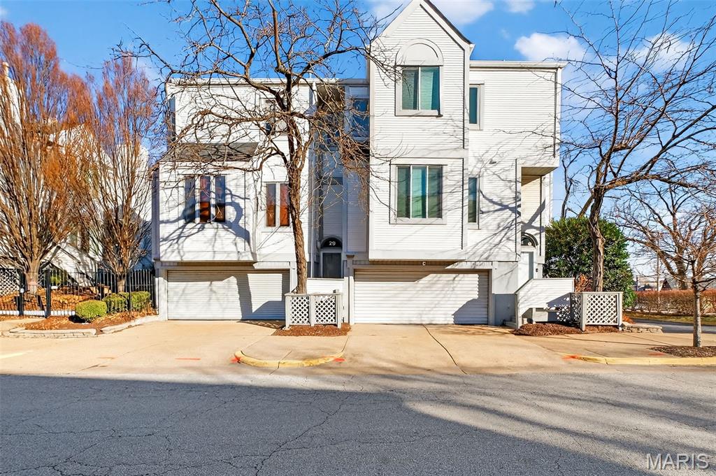 COLUMBUS SQUARE - Residential Lease