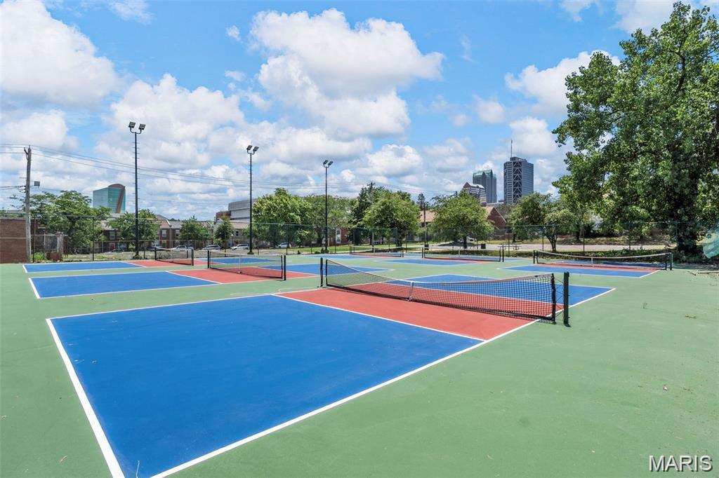 COLUMBUS SQUARE - Residential Lease