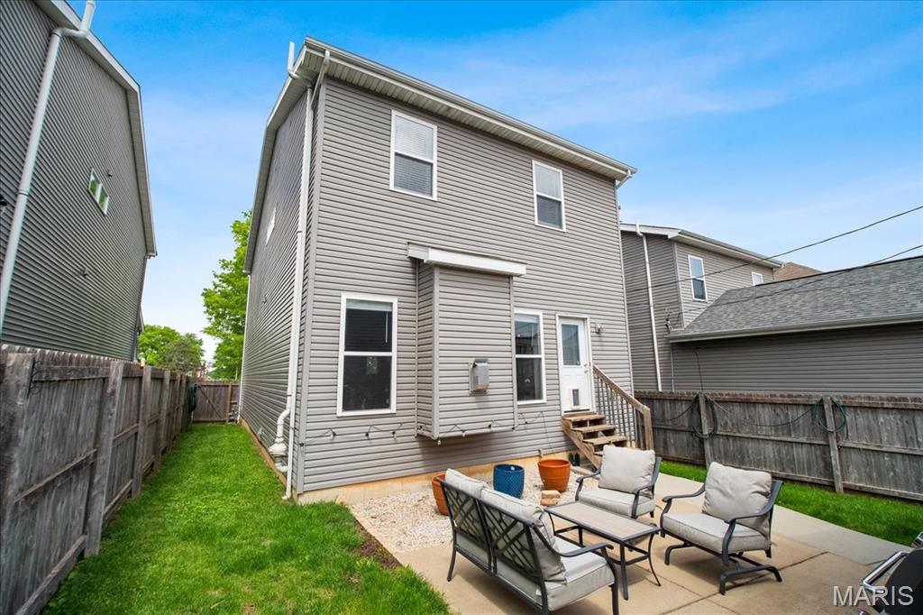 St Louis, Missouri 63104, United States, 3 Bedrooms Bedrooms, ,3 BathroomsBathrooms,Residential,Active,198182