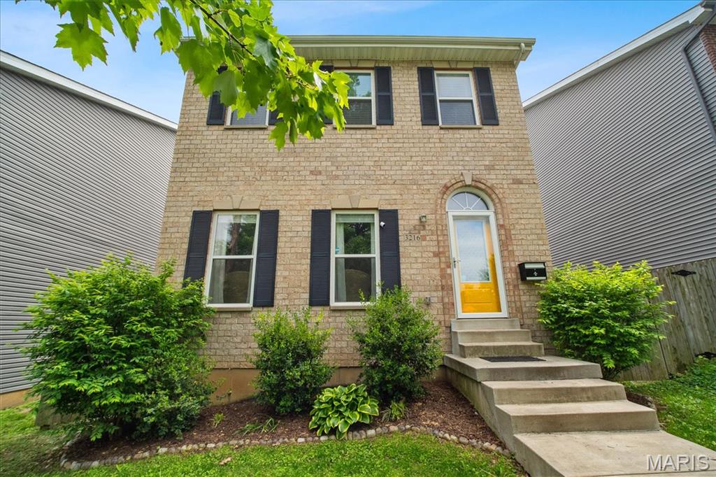 St Louis, Missouri 63104, United States, 3 Bedrooms Bedrooms, ,3 BathroomsBathrooms,Residential,Active,198182