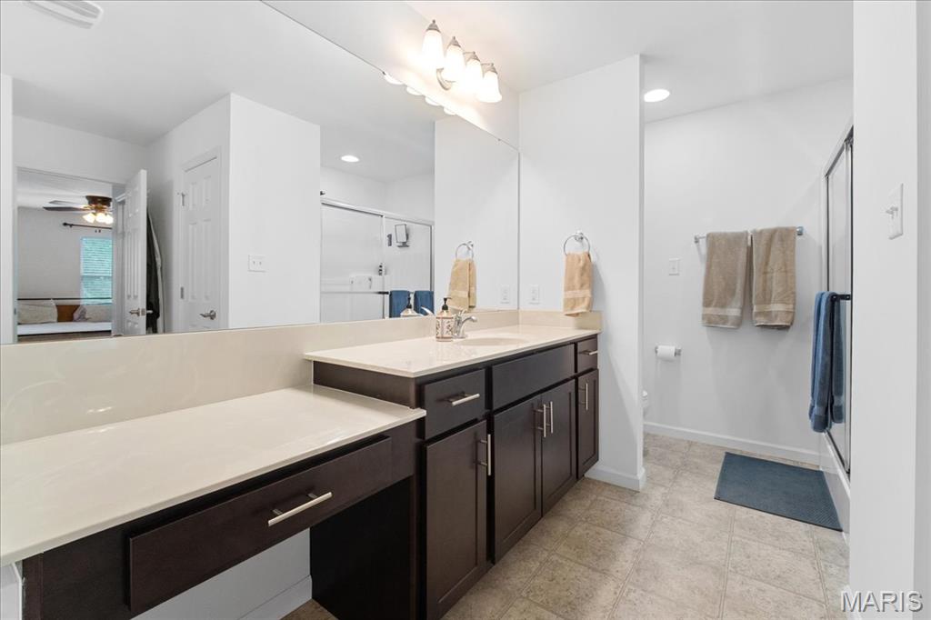 St Louis, Missouri 63104, United States, 3 Bedrooms Bedrooms, ,3 BathroomsBathrooms,Residential,Active,198182