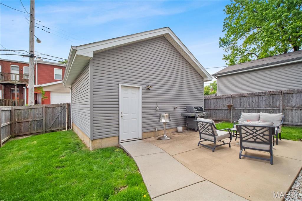 St Louis, Missouri 63104, United States, 3 Bedrooms Bedrooms, ,3 BathroomsBathrooms,Residential,Active,198182