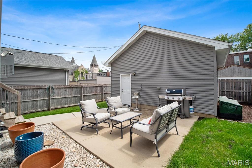 St Louis, Missouri 63104, United States, 3 Bedrooms Bedrooms, ,3 BathroomsBathrooms,Residential,Active,198182