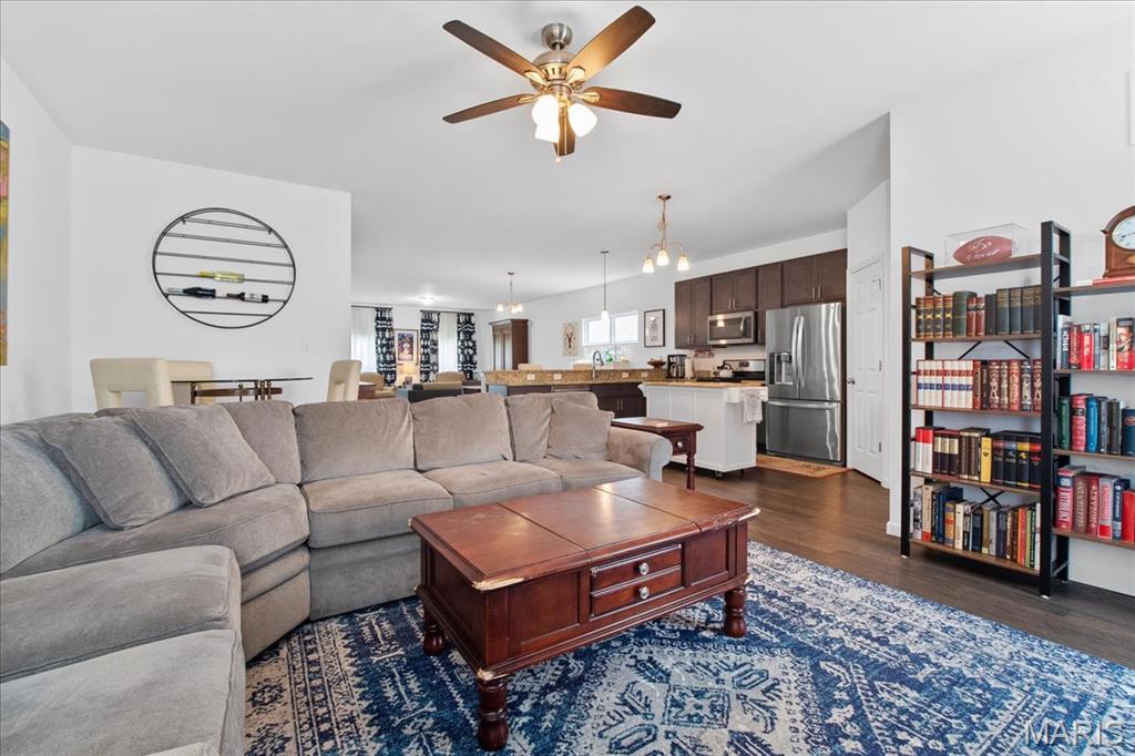 St Louis, Missouri 63104, United States, 3 Bedrooms Bedrooms, ,3 BathroomsBathrooms,Residential,Active,198182