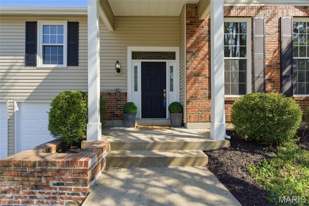 Photo of 2466 Maple Crossing Drive, Ballwin, MO 63011 (MLS # 26020923)