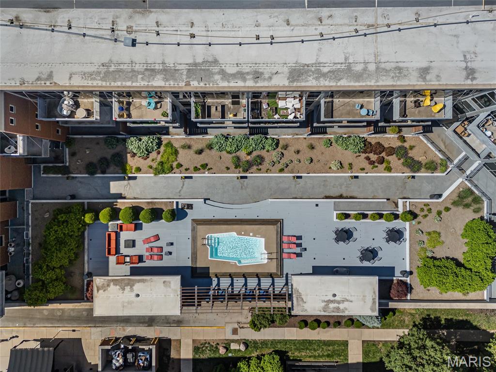 St Louis, Missouri 63108, United States, 1 Bedroom Bedrooms, ,2 BathroomsBathrooms,Residential,Active,136342