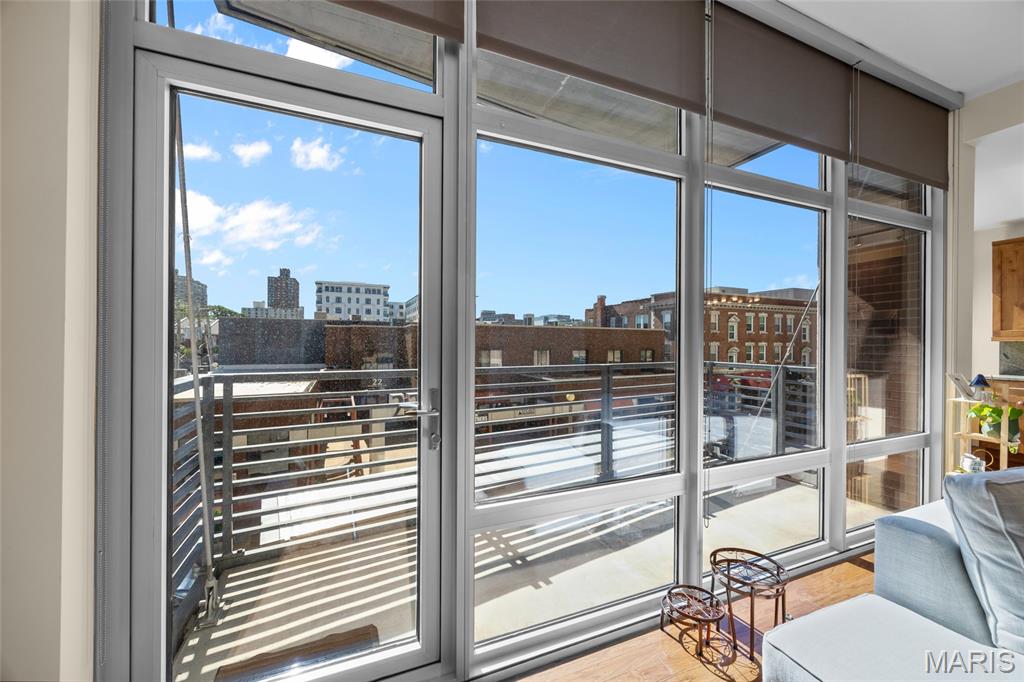 St Louis, Missouri 63108, United States, 1 Bedroom Bedrooms, ,2 BathroomsBathrooms,Residential,Active,136342