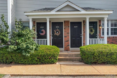 Photo of 8912 Eager Road, Brentwood, MO 63144 (MLS # 26047034)