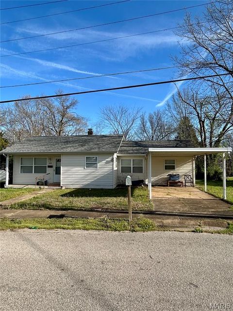 Photo of 409 W James Avenue, Cuba, MO 65453 (MLS # 26021920)