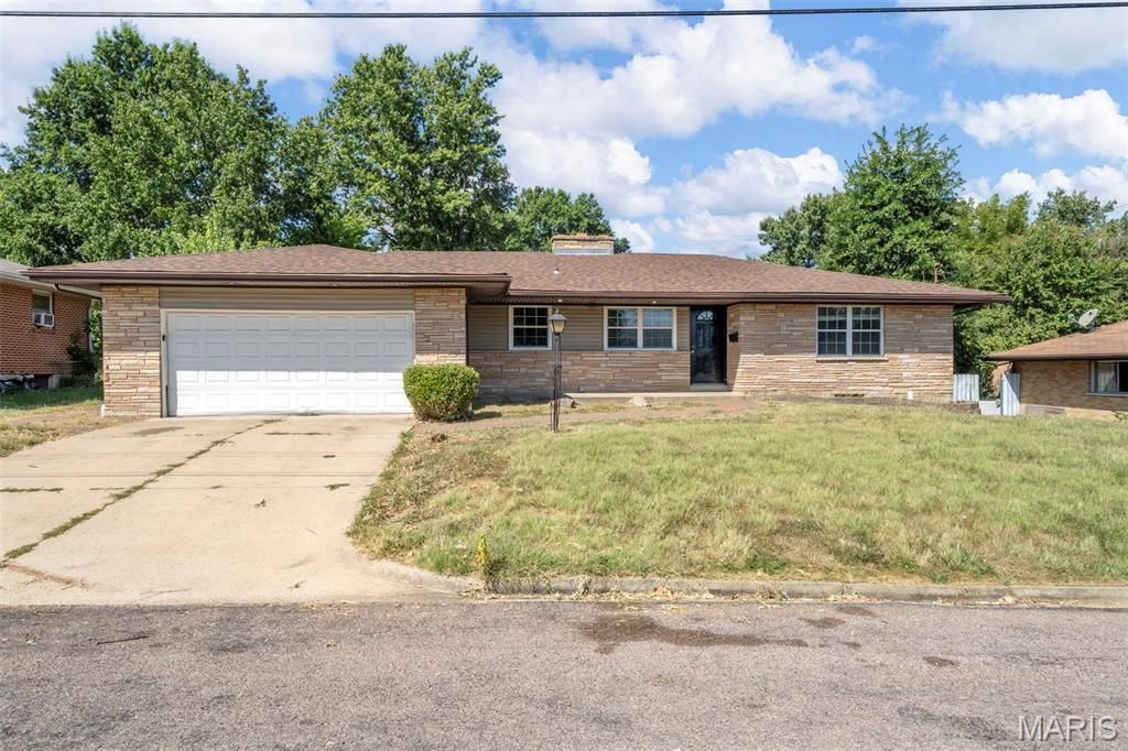 Photo of 613 S Jefferson Avenue, Union, MO 63084 (MLS # 25080971)