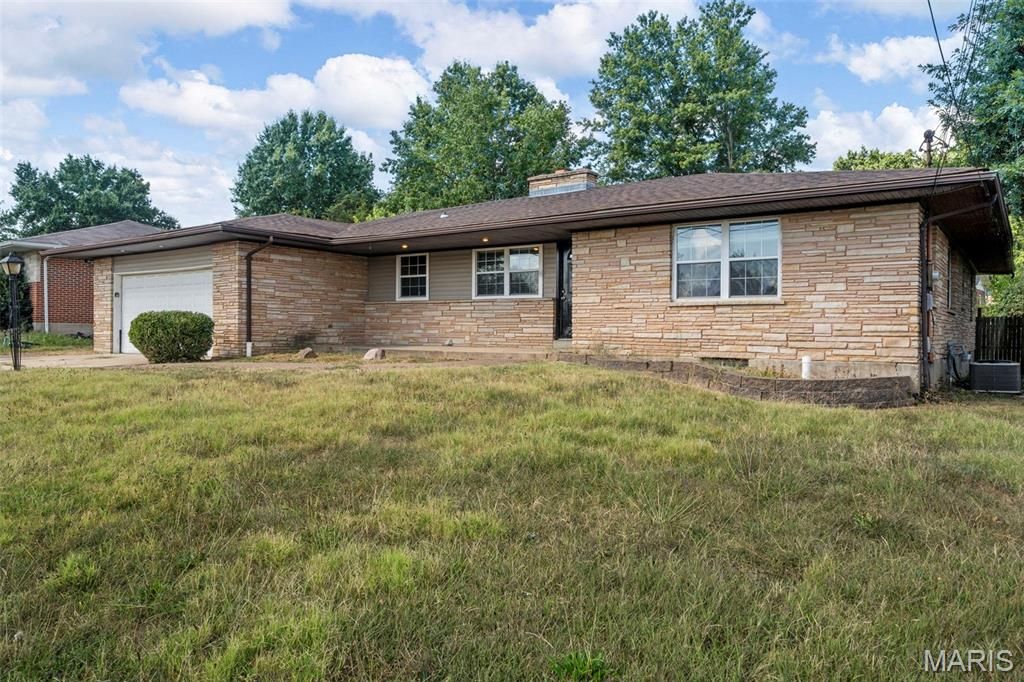 Photo of 613 S Jefferson Avenue, Union, MO 63084 (MLS # 25080971)