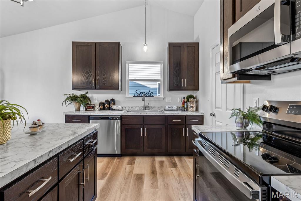 Twin Pines - Residential