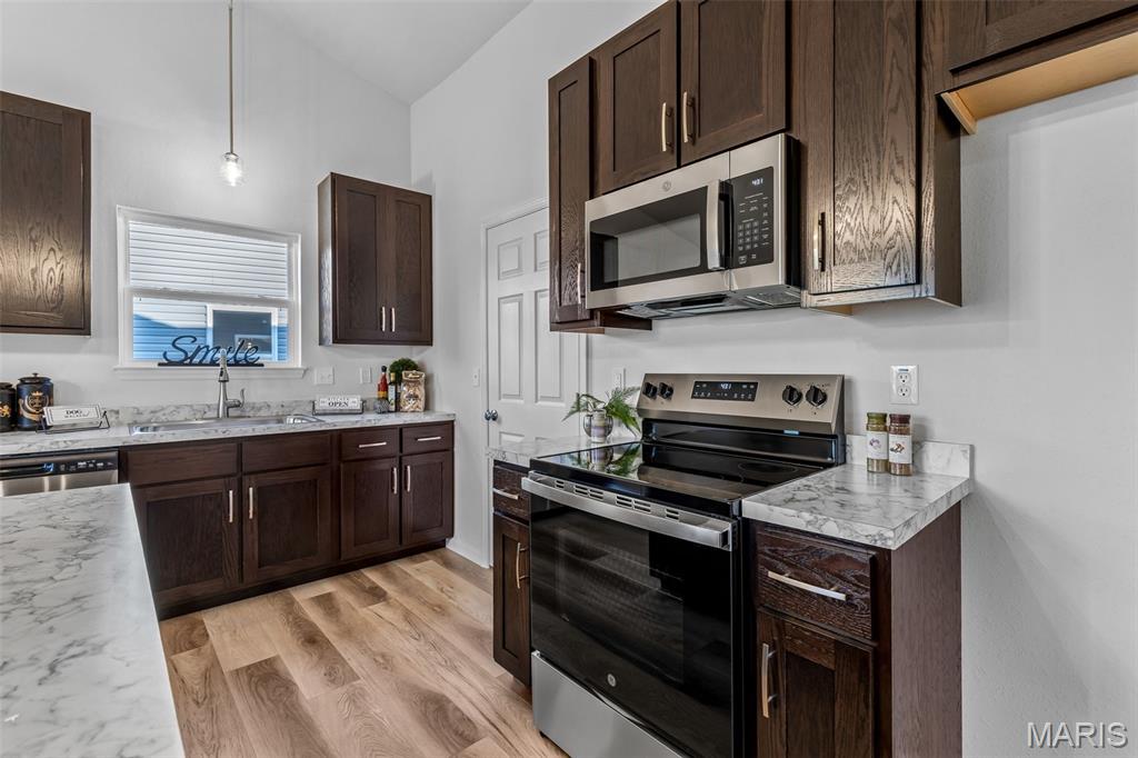 Twin Pines - Residential