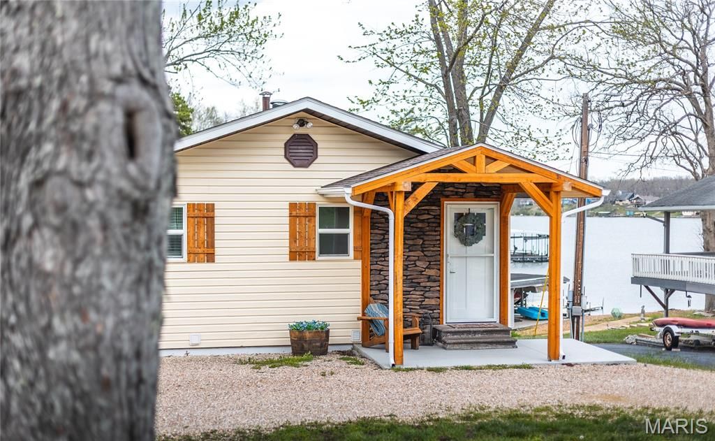 Photo of 1642 Lakeshore Drive, Cuba, MO 65453 (MLS # 26021495)