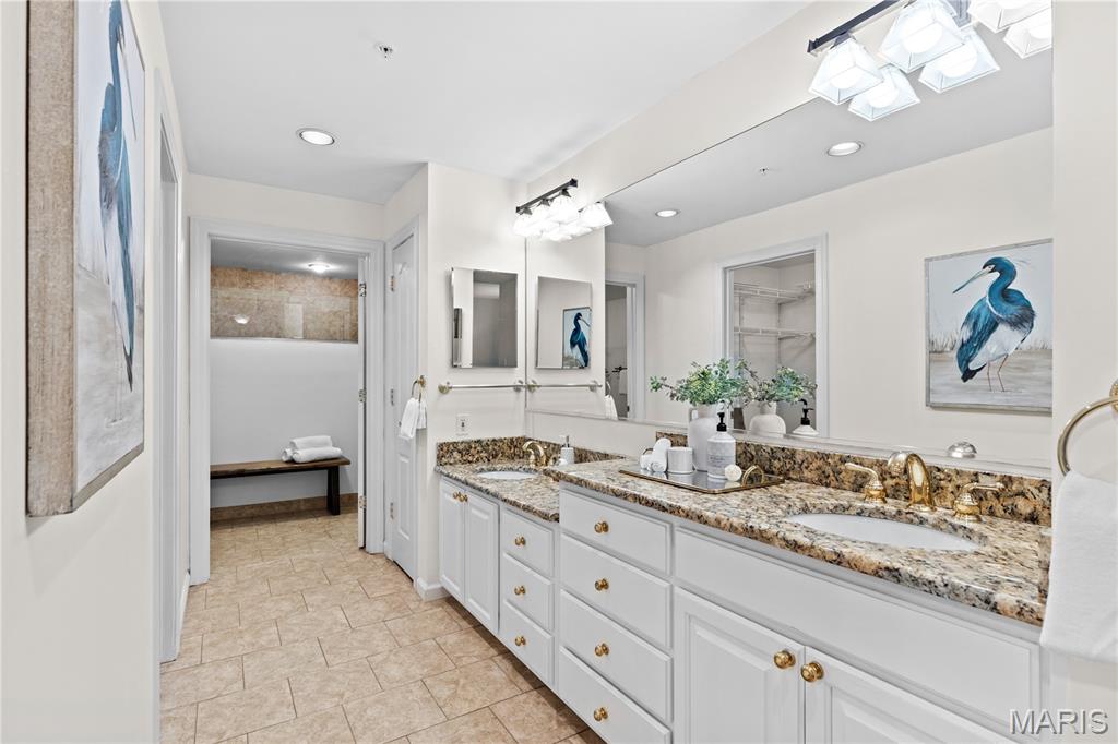 Claytonian A Condo Amd - Residential