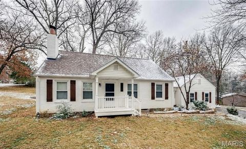 Photo of 308 Forest Parkway, Manchester, MO 63021 (MLS # 25081816)