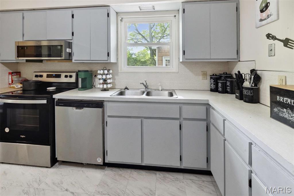 Swansea, Illinois 62226, United States, 3 Bedrooms Bedrooms, ,1 BathroomBathrooms,Residential,Active,118552