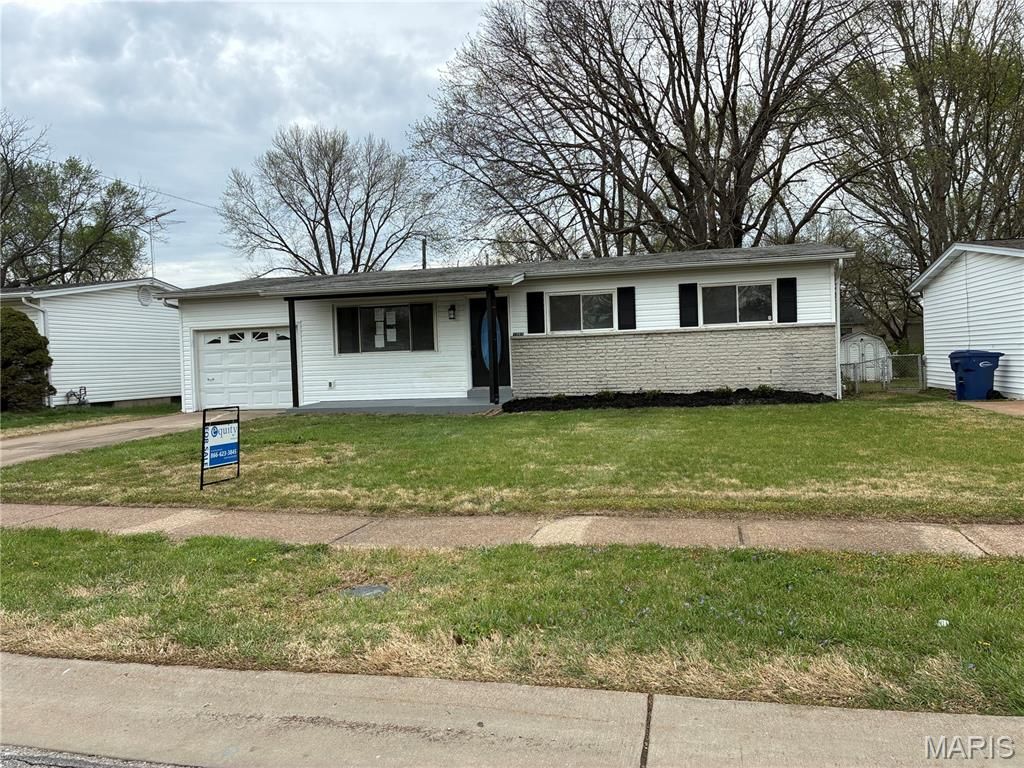 Photo of 1065 Keeven Lane, Florissant, MO 63031 (MLS # 26020004)