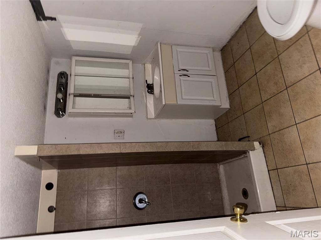 St Louis, Missouri 63147, United States, 3 Bedrooms Bedrooms, ,1 BathroomBathrooms,Residential,Active,226757