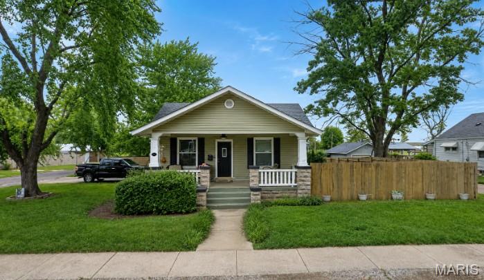 Photo 1 of 32 — 401 N Long Street, Caseyville, IL 62232