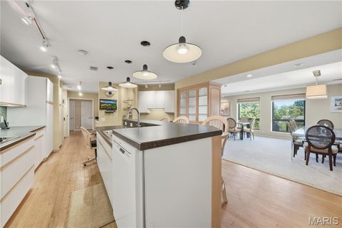 Tiny photo for 585 Coeur De Royale Drive #405, Creve Coeur, MO 63141 (MLS # 25061722)