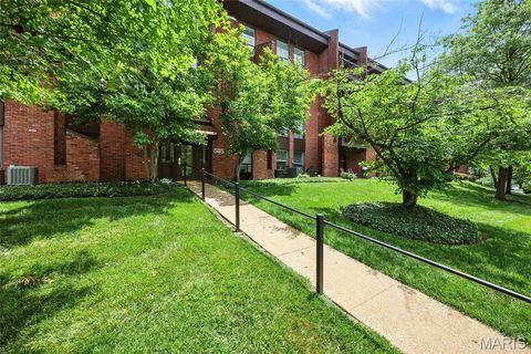 Tiny photo for 585 Coeur De Royale Drive #405, Creve Coeur, MO 63141 (MLS # 25061722)
