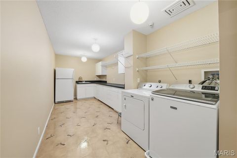 Tiny photo for 585 Coeur De Royale Drive #405, Creve Coeur, MO 63141 (MLS # 25061722)