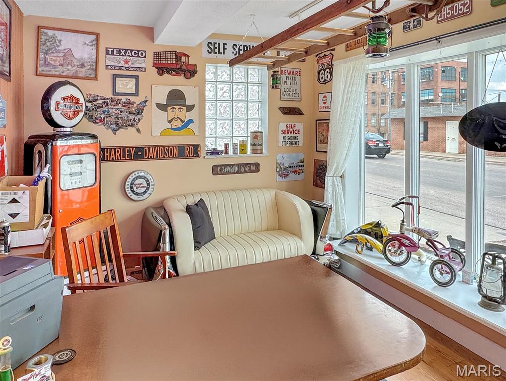 G W Smiths - Commercial Sale